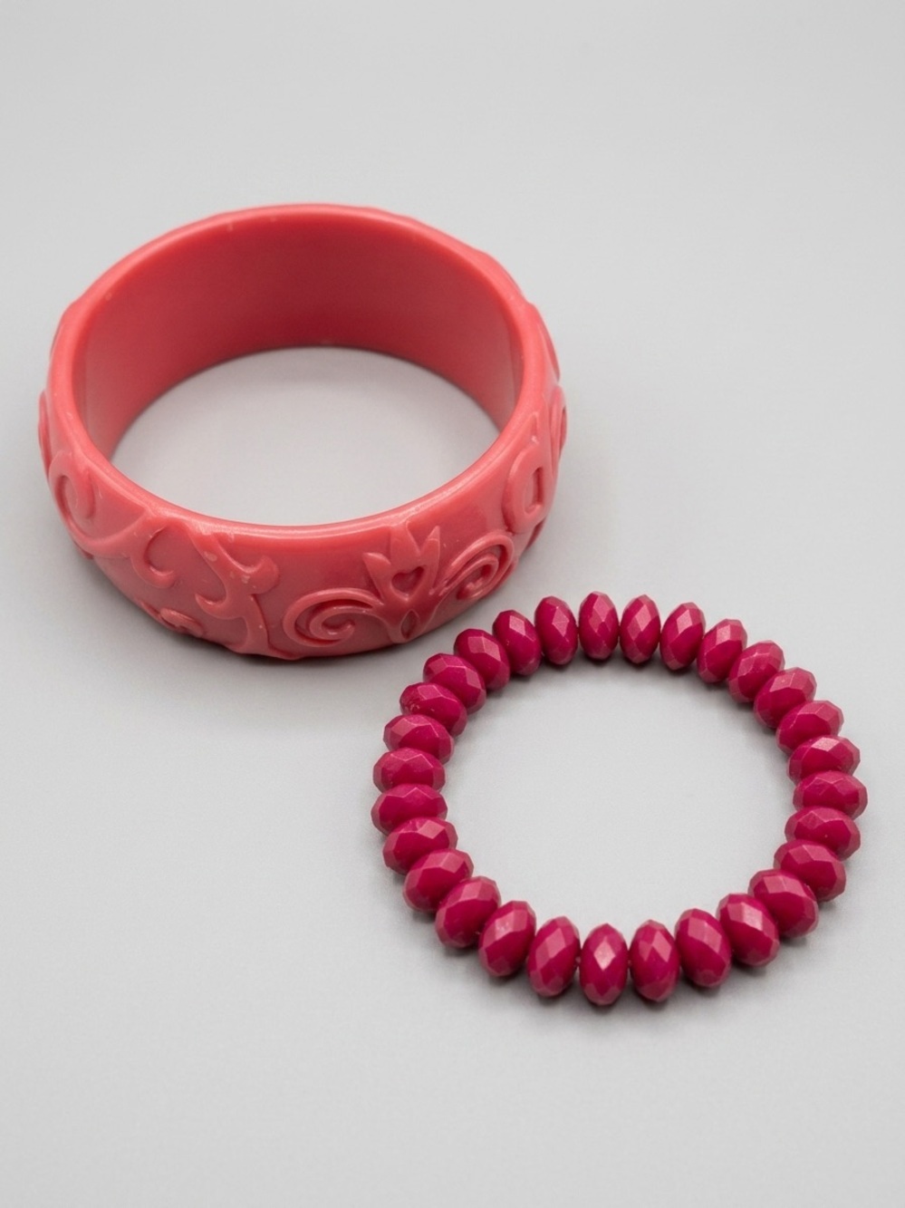 Pink Plastic Embossed Bangle and Faceted Bead Stretch Bracelet Set